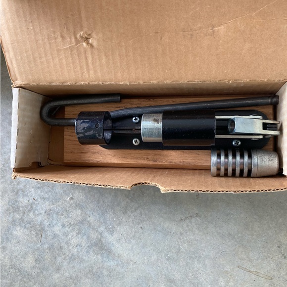 Vintage Gem Dandy nut cracker. Works great. Collectible. - Picture 2 of 6